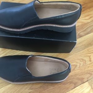 Naturalizer loafer in black NWOT